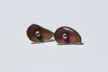Load image into Gallery viewer, Blossom Shell Earrings