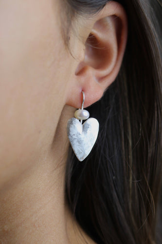 Matt Silver Heart and Pearl