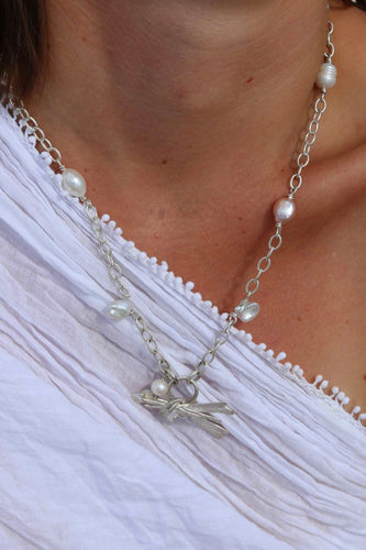 Cherubs Arrows and Pearls Necklace
