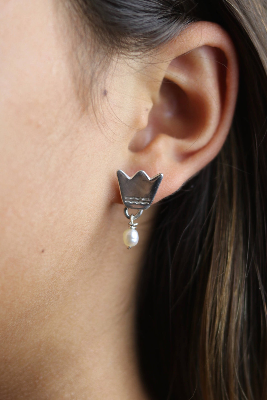 King Silver and Pearl Stud